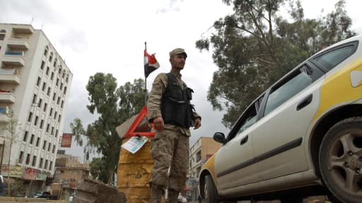 Un soldat yéménite à l'entrée de la capitale, le 3 août dernier.