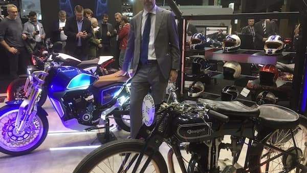 Costantino Sambuy, PDG de Peugeot Motocycle, relance une activité historique du groupe. Costantino Sambuy, PDG de Peugeot Motocycle, relance une activité historique du groupe.