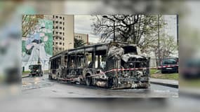 Un bus incendié à Rilleux-la-Pape le 2 avril.
