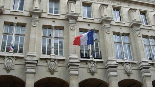 La poste Paris-Louvre pourrait être réhabilitée en logements sociaux