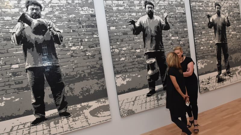 Ai Weiwei avait déjà utilisé des briques Lego en 2014, afin de créer des portraits géants de dissidents politiques du monde entier. 