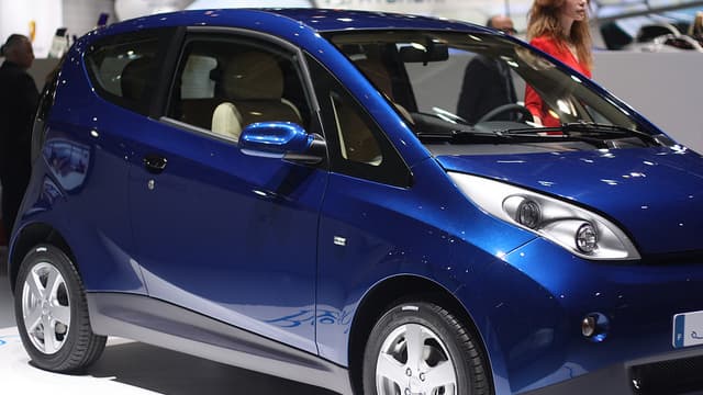 La Bluecar, la voiture 100% électrique produite par Bolloré, sera bientôt disponible en auto-partage à Lyon.