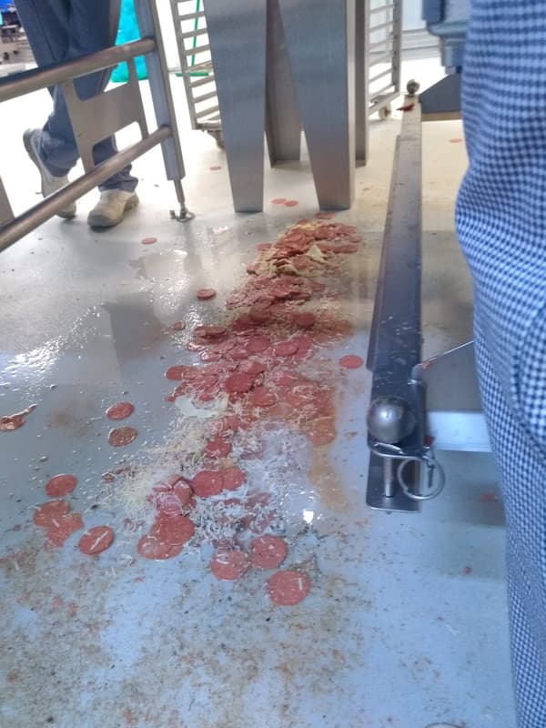 De la nourriture au sol