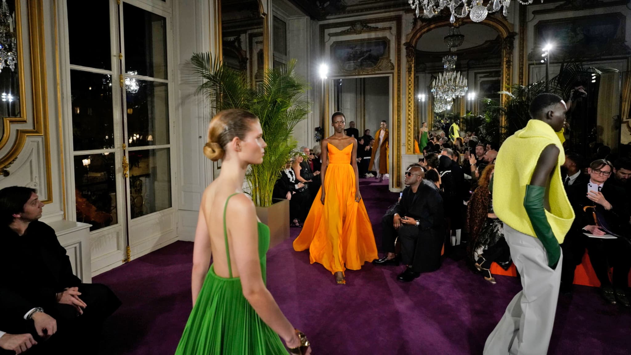 Valentino défilé couture printemps-été 2024. Valentino défilé couture printemps-été 2024.