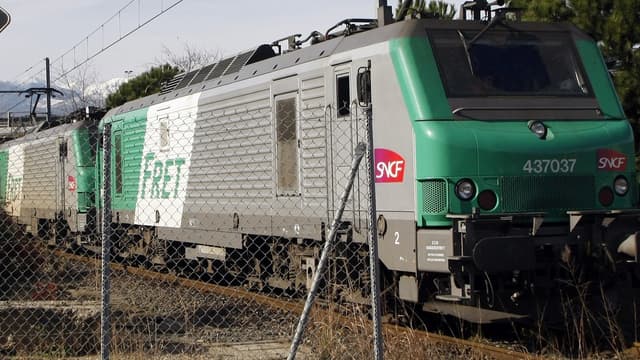 La direction de Fret SNCF a annoncé que le chiffre d'affaires était en retrait de 6% sur les prévisions et que la marge opérationnelle affichait un écart en négatif de plus de 10 millions d'euros par rapport aux mêmes prévisions.
