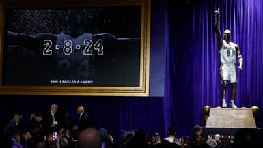 La statue de Kobe Bryant dévoilée par les Los Angeles Lakers, le 8 février 2024