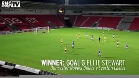 Everton - Elle marque depuis le milieu de terrain