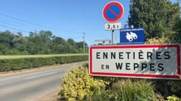 Le panneau d'entrée de la commune d'Ennetières-en-Weppes (Nord)
