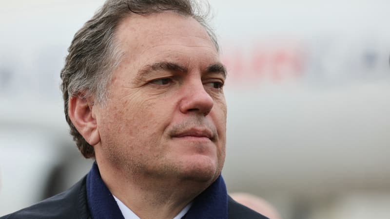 "Si la situation perdure, en mai, en juin...": le ministre des Transports ne ferme pas la porte à la reconduction des aides aux entreprises face à la hausse des prix des carburants