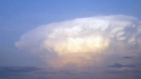 Un cumulonimbus photographié dans le Jura en 2005. 