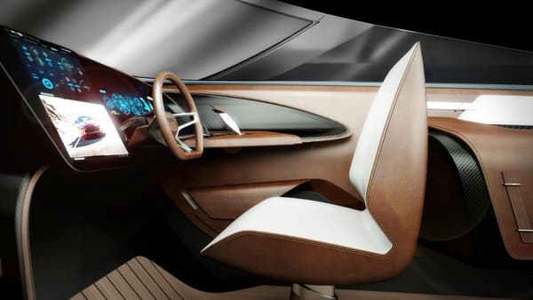 La cabine du yacht rappelle le design des véhicules Aston Martin.