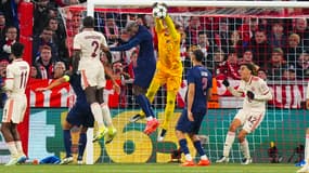 La boulette de Safonov lors du match de Ligue des champions entre le Bayern Munich et le PSG - le 26/11/2024