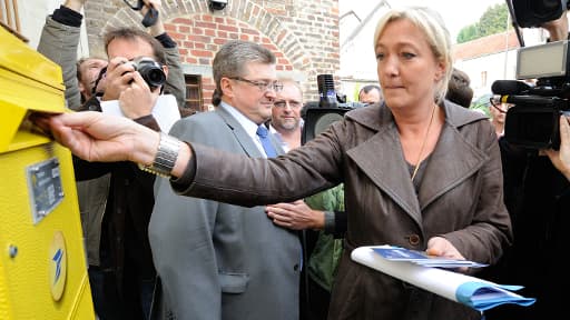 Marine Le Pen à Etoile, dans la Somme, ce mardi 9 octobre.