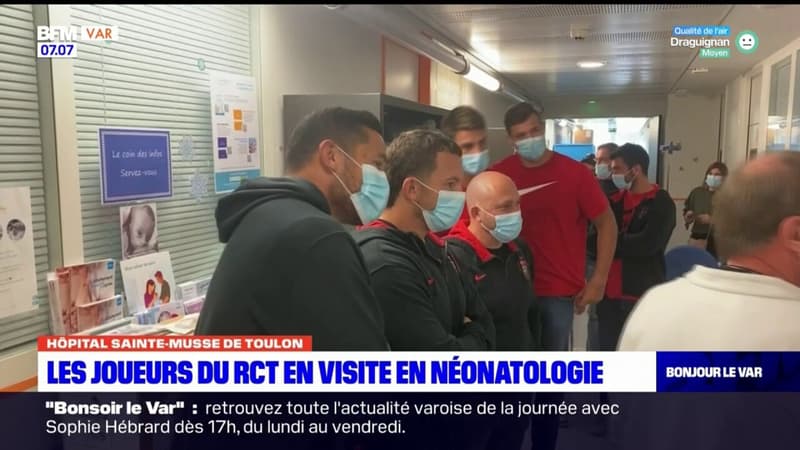 Toulon: les joueurs du RCT en visite à Sainte-Musse pour la journée de la prématurité