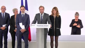 Les ministres Antoine Armand, Laurent Saint-Martin, Maud Bregeon, Geneviève Darrieusecq et Paul Christophe le 10 octobre 2024 à l'Hôtel de Matignon.