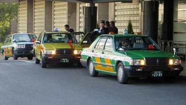 Le taxi plutôt que le permis. Les personnes âgées ont désormais des réductions sur les transports en commun s'ils rendent leur permis et ne conduisent plus.