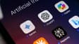 Des applications d'IA sur un smartphone.