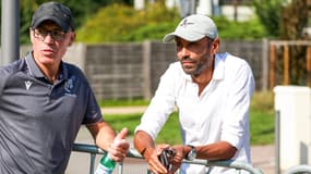 Kévin Diaz (à droite) avec Landry Chauvin (à gauche) lors d'un match amical entre Saint-Maur Lusitanos et une sélection de l'UNFP, le 6 août 2025