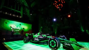 Présentation de la voiture Sauber pour la saison 2024, avec la société Stake comme sponsor principal 