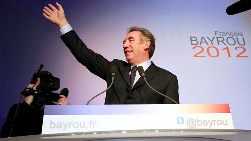 Trois jours après l'officialisation à Paris de sa troisième candidature à l'Elysée, François Bayrou a retrouvé samedi ses terres béarnaises lors d'une réunion publique à Pau qui s'est terminée autour d'une "garburade", un déjeuner couleur locale. /Photo p