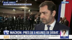 Christophe Castaner: "Un policier blessé, comme un gilet jaune, c'est toujours un blessé de trop"