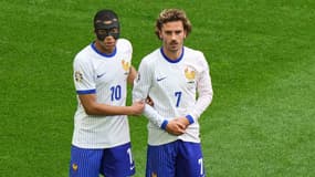 Les Français Kylian Mbappé et Antoine Griezmann contre la Belgique à l'Euro, le 1er juillet 2024