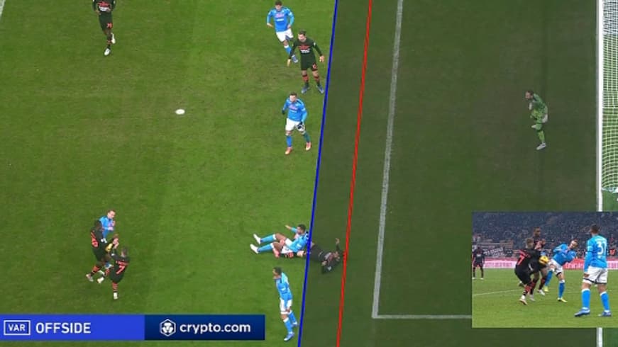 Le hors-jeu très étonnant de Giroud lors de Milan-Napoli Le hors-jeu très étonnant de Giroud lors de Milan-Napoli