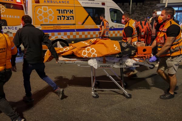 Un manifestant palestinien blessé à Jérusalem dans la nuit du 22 au 23 avril 2021 Un manifestant palestinien blessé à Jérusalem dans la nuit du 22 au 23 avril 2021