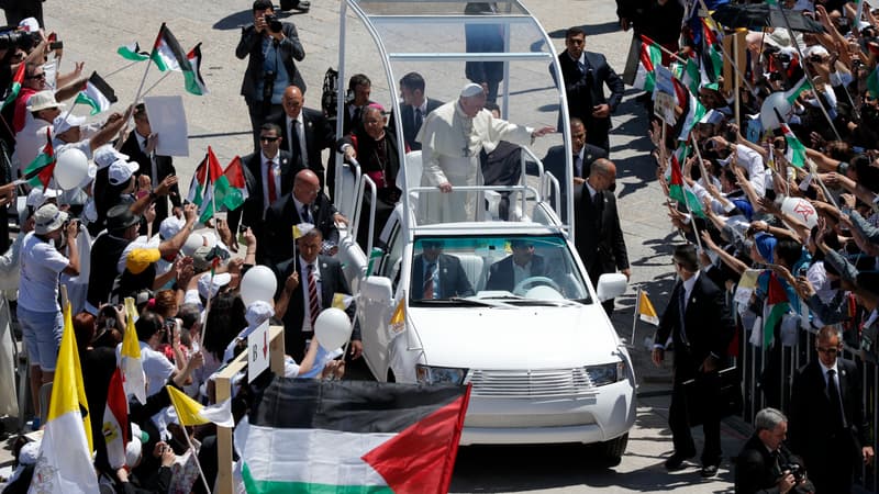 Palestine: une papamobile du pape François convertie en dispensaire pour enfants à Gaza