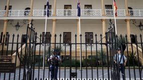 Des policiers australiens devant un palais de justice, le 8 août 2025. (Illustration)