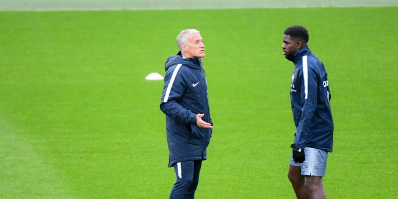 Didier Deschamps et Samuel Umtiti à l'entraînement à Clairefontaine, le 18 mars 2019