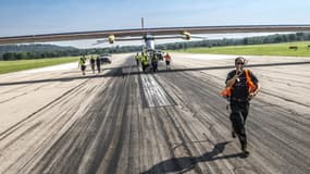 L'avion solaire expérimental Solar Impulse achève sa traversée des Etats-Unis par un atterrissage à New-York