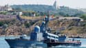 Un navire russe passe près des côtes le long de Sébastopol, en Crimée, le 28 juillet 2019.