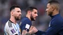 Lionel Messi qui salue Kylian Mbappé avant France-Argentine, finale de la Coupe du monde 2022