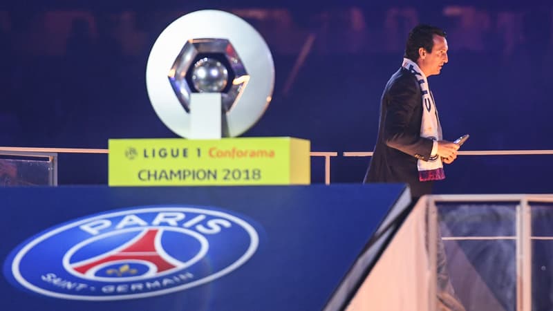 "Du début à la fin, il a été dépassé": le bilan sans concession de Rothen sur "l'échec" d'Emery au PSG