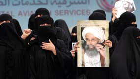 Des femmes saoudiennes protestent contre l'exécution du chef chiite et figure de l'opposition Nimr Baqer al-Nimr, le 2 janvier 2016.