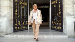 Isabelle Balkany sort de la mairie de Levallois-Perret, en 2011.