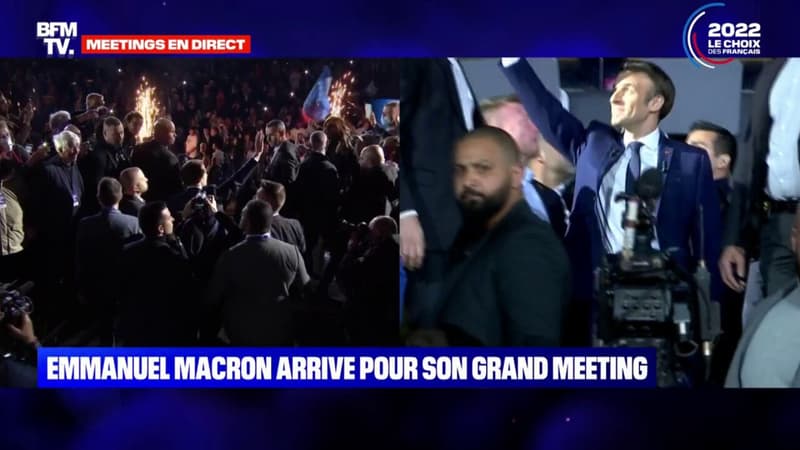 Présidentielle: Emmanuel Macron arrive sur la scène de l'Arena pour son premier meeting