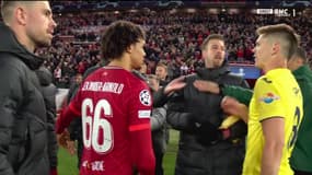 Moment de tension entre Klopp et Foyth