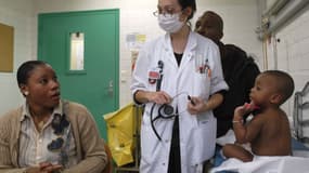 Un médecin libéral a gagné près de 100.000 euros en moyenne au sein des Hôpitaux de Paris. 