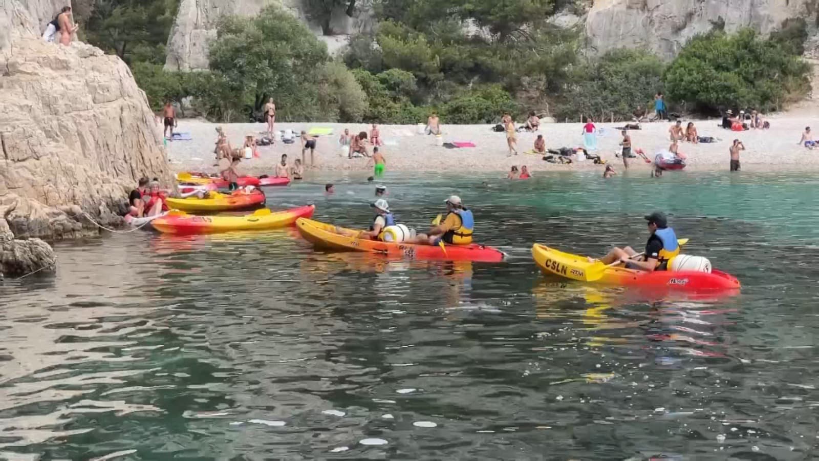 Du 1er mai au 30 septembre, le Parc National des Calanques a décidé de réguler le flux de kayaks et de canoës