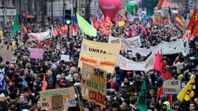 Le cortège de la manifestation contre la réforme des retraites à Paris, le 5 décembre 2019.
