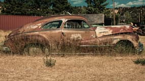 Une vieille voiture - Illustration