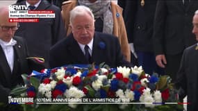 11-Novembre: le président du Sénat, Gérard Larcher, dépose une gerbe de fleurs sur la tombe du Soldat inconnu