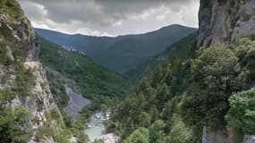 L'Estéron vers le pont d'Aiglun.