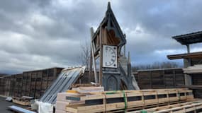 Le prototype de la lucarne en plomb réalisée par la PME Alain Le Ny, basée à Dardilly (Rhône), installée sur la cathédrale Notre-Dame de Paris lors des travaux de restauration de l'édifice.