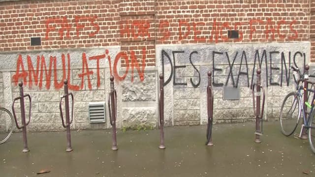 Une inscription demandant l'annulation des examens, le 5 avril 2018 à Lille 2.