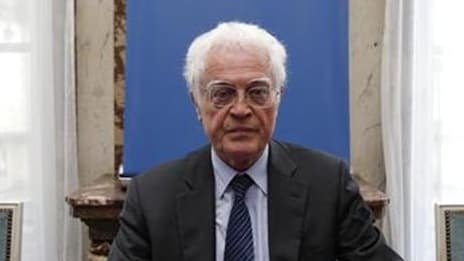 L'Elysée recevra d'ici la mi-décembre les chefs des principaux partis français et les anciens candidats à l'élection présidentielle pour discuter de la réforme des institutions liée au rapport de l'ancien ministre Lionel Jospin. /Photo prise le 9 octobre