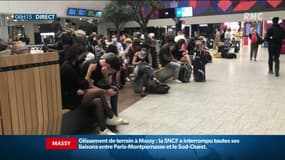 Retards en pagaille, manque d'informations... soirée difficile pour les passagers de la SNCF après un accident mortel sur une chantier