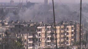 A Homs, lundi. Les violences politiques en Syrie ont fait au moins 17.129 morts depuis le début du soulèvement contre le président Bachar al Assad il y a seize mois, selon l'Observatoire syrien des droits de l'homme (OSDH), une ONG proche de l'opposition
